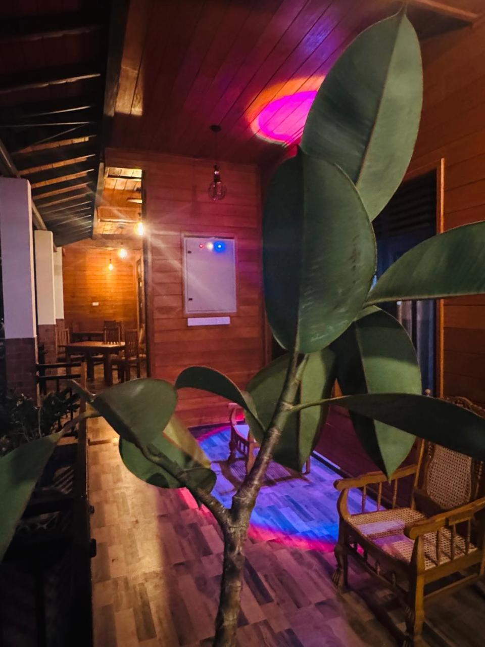 Sun Mount Adams Peak Hotel Nallathanniya Ngoại thất bức ảnh